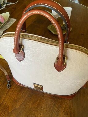 Dooney and Bourke Pebbled Leather Satchel Bag Good Condition